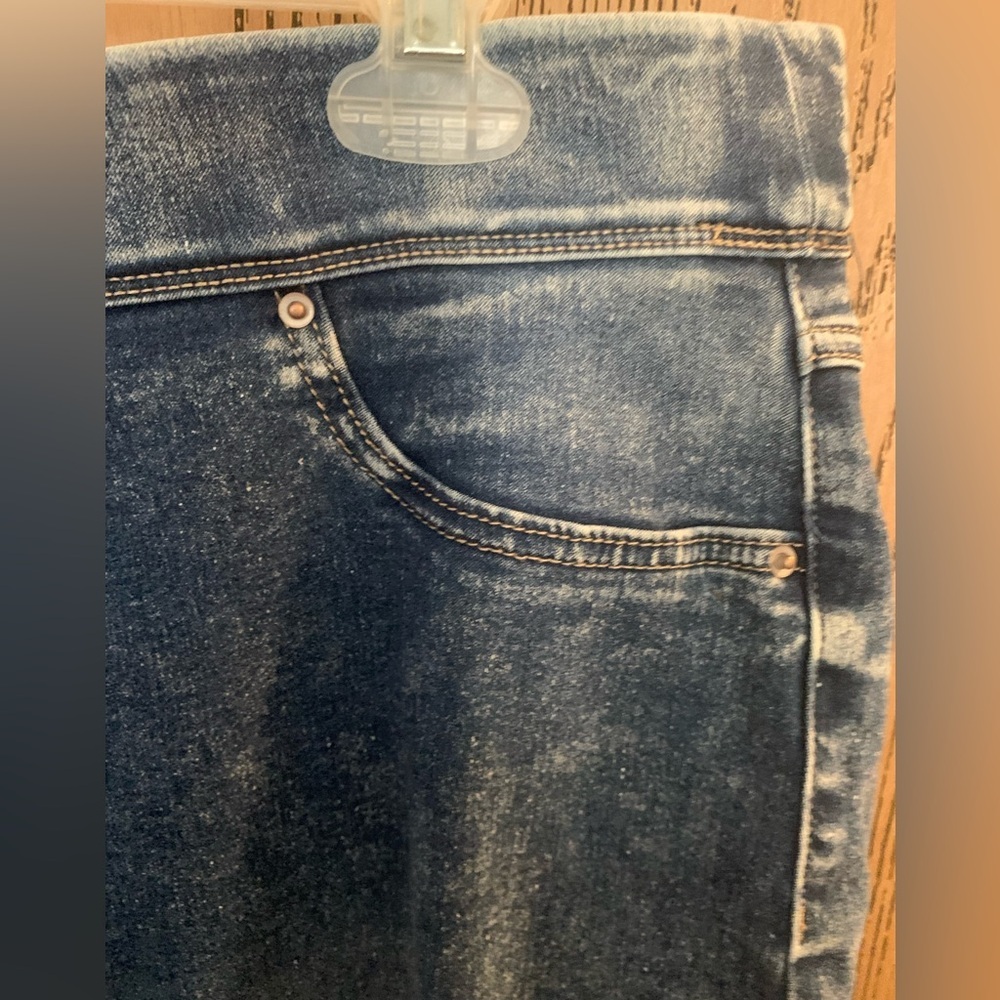 Terra and Sky Slim Fit High-Rise Women Jeans in faded Blue - Picture 2 of 7